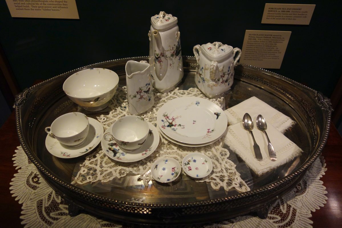 Plats & plateaux — Argenterie ancienne